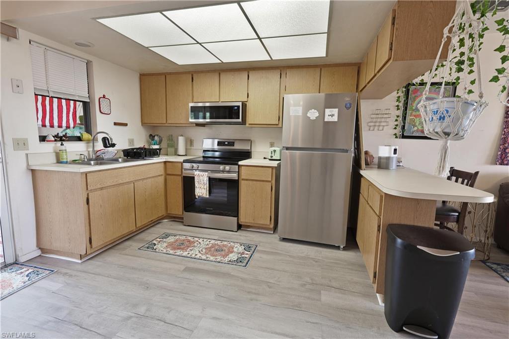 7494/7496 Carrier Rd Property Photo 18