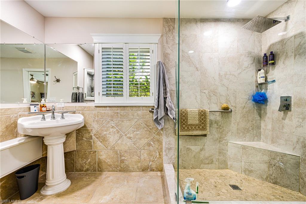 14544 Riverside Dr Property Photo 28