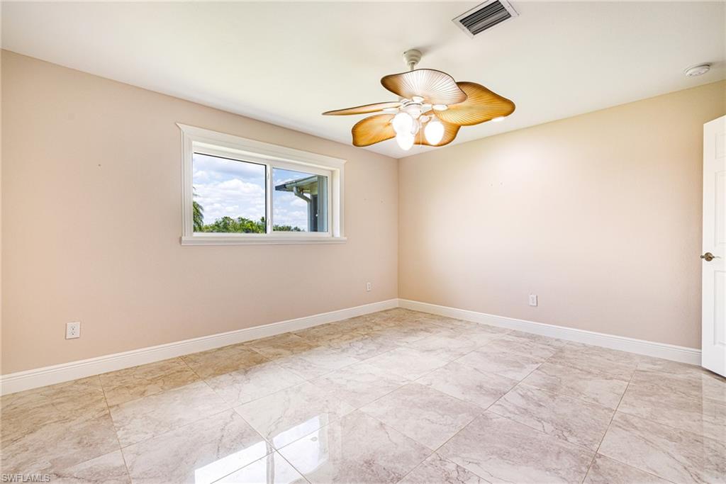 14544 Riverside Dr Property Photo 36