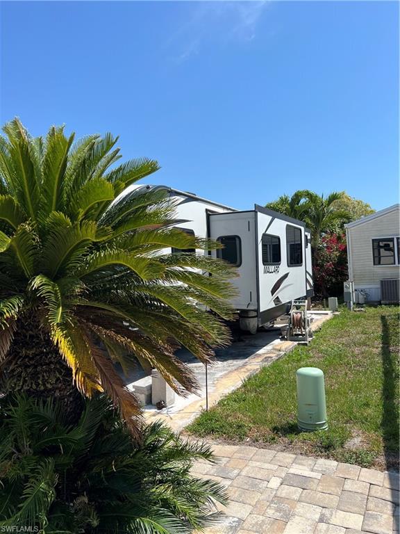 5509 Black Pug Dr Property Photo 5