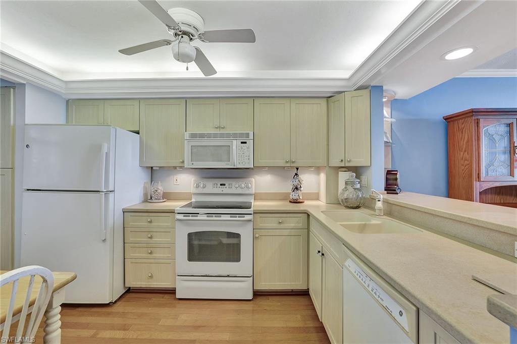 320 Seaview Ct 2-305 Property Photo 10