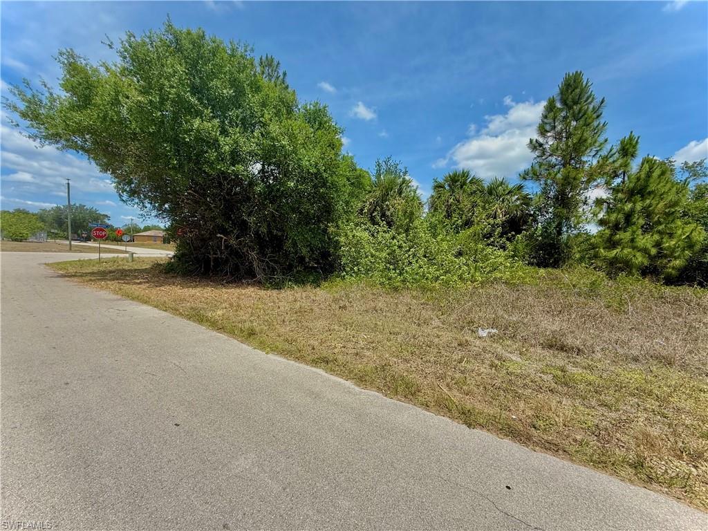807 Casper Yost St E Property Photo 2