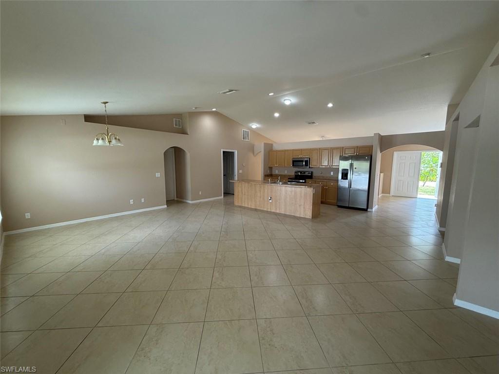 3206 35th St W Property Photo 2