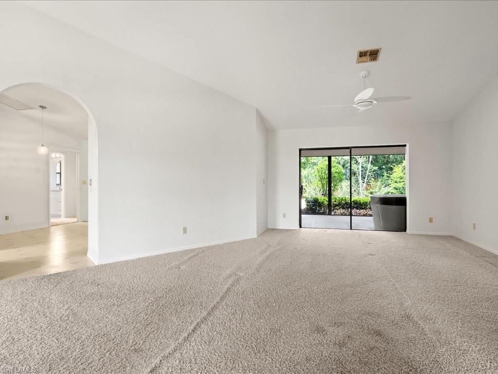 10421 Regent Cir Property Photo 2