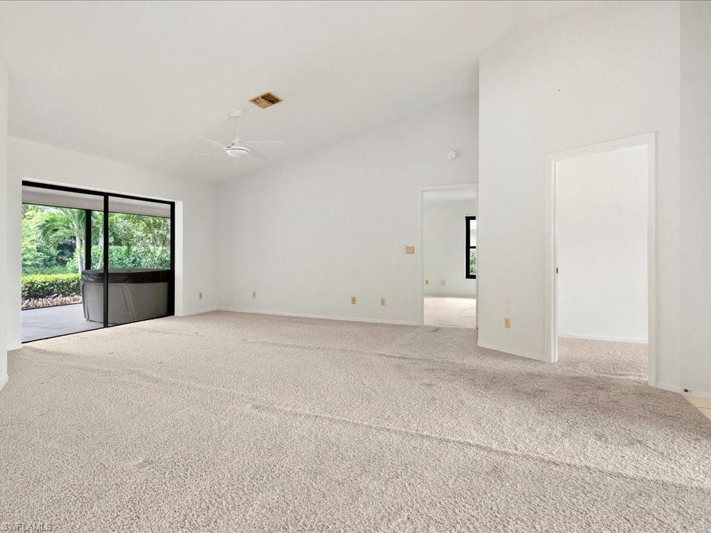 10421 Regent Cir Property Photo 3
