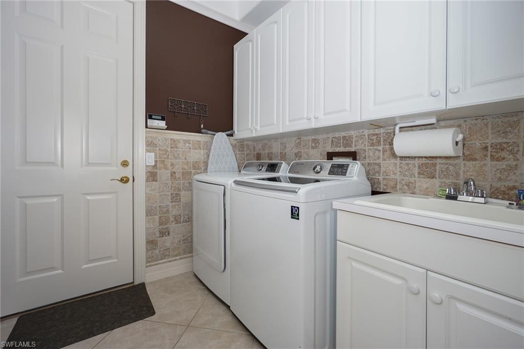 4248 Kensington High St Property Photo 12
