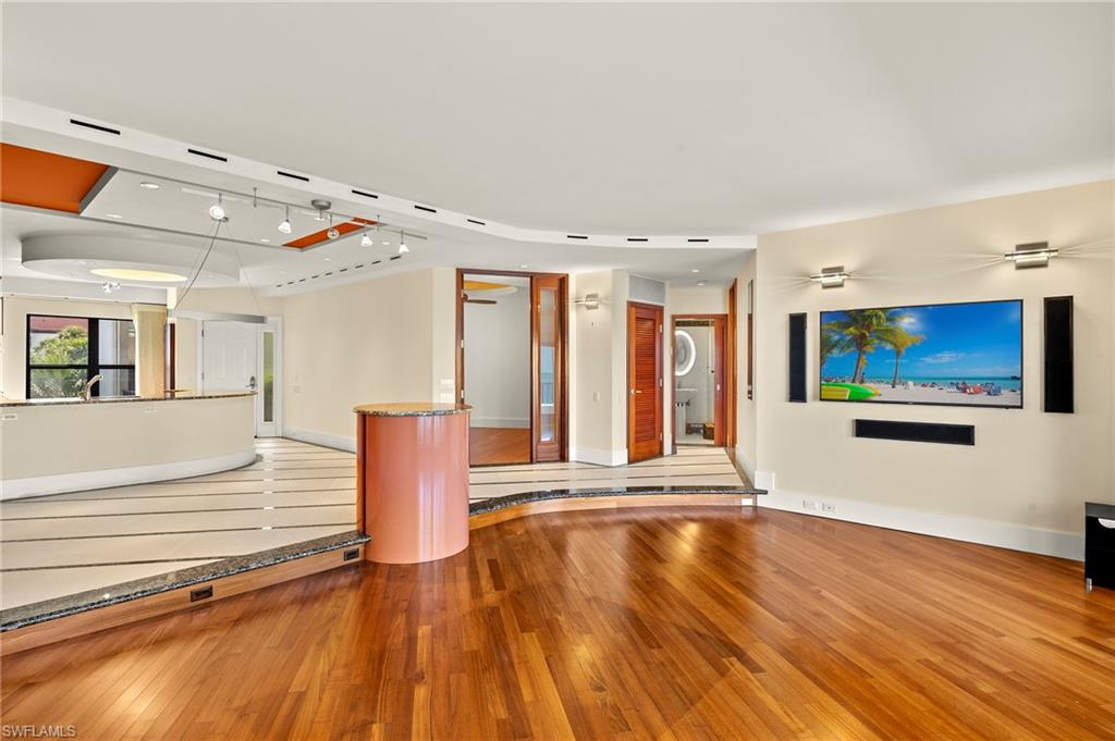 625 La Peninsula Blvd 625 Property Photo 4