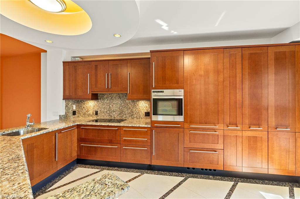 625 La Peninsula Blvd 625 Property Photo 8