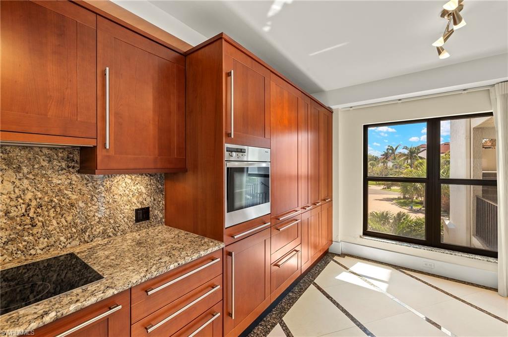 625 La Peninsula Blvd 625 Property Photo 9