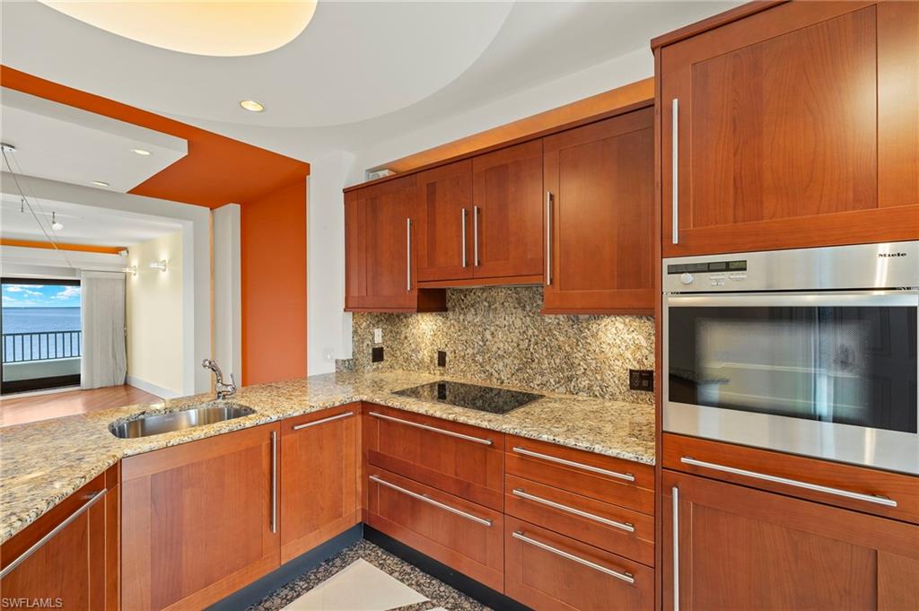 625 La Peninsula Blvd 625 Property Photo 11
