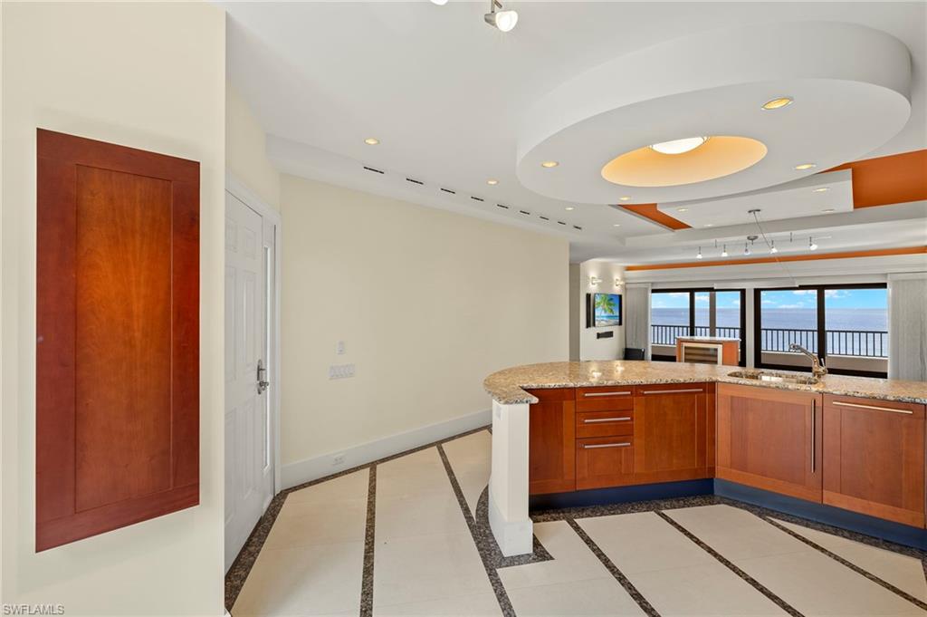 625 La Peninsula Blvd 625 Property Photo 12
