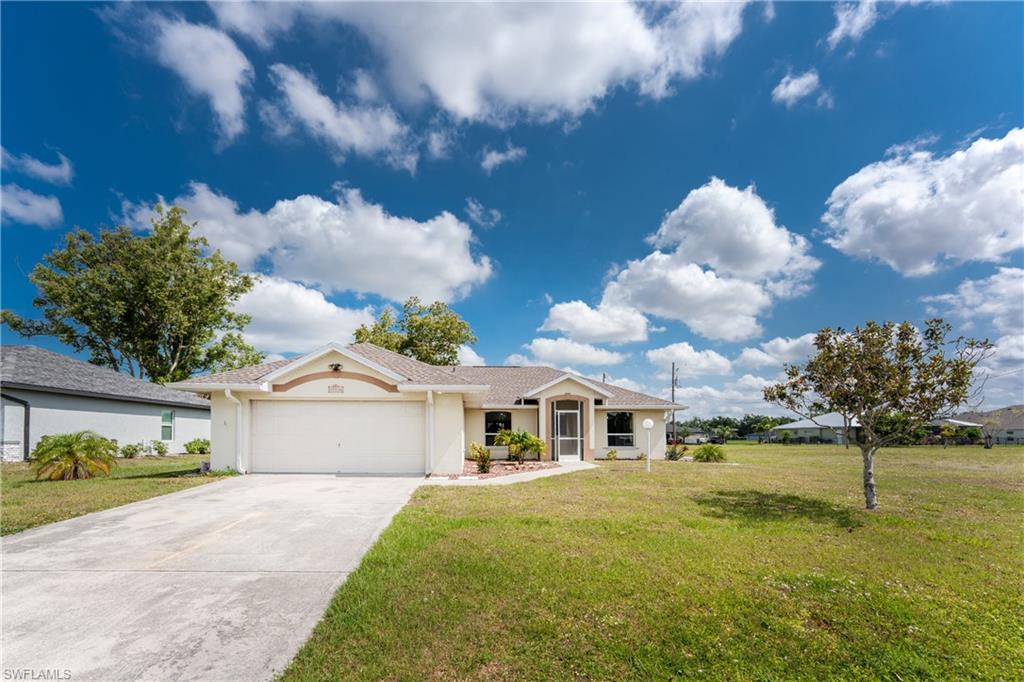 25046 Doredo Dr Property Photo
