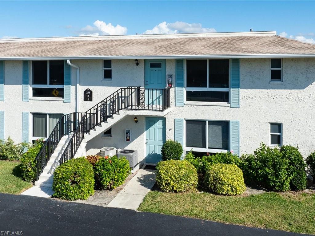 255 Palm Dr # 2 Property Photo 2