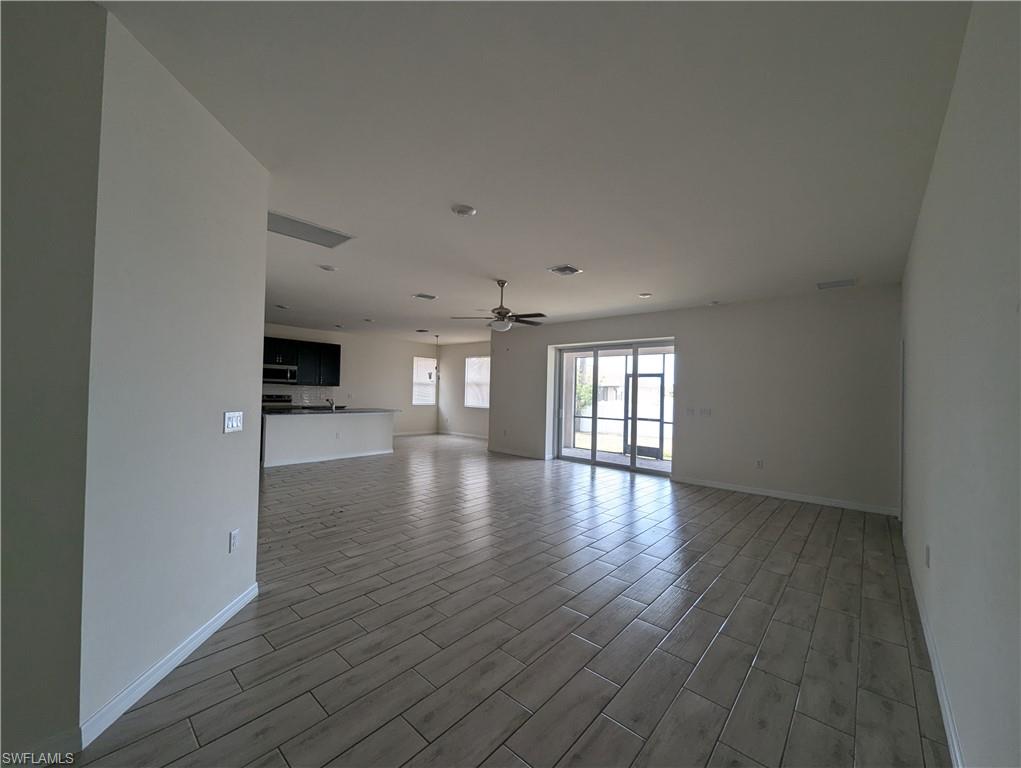 922 Ne 19th St Property Photo 6