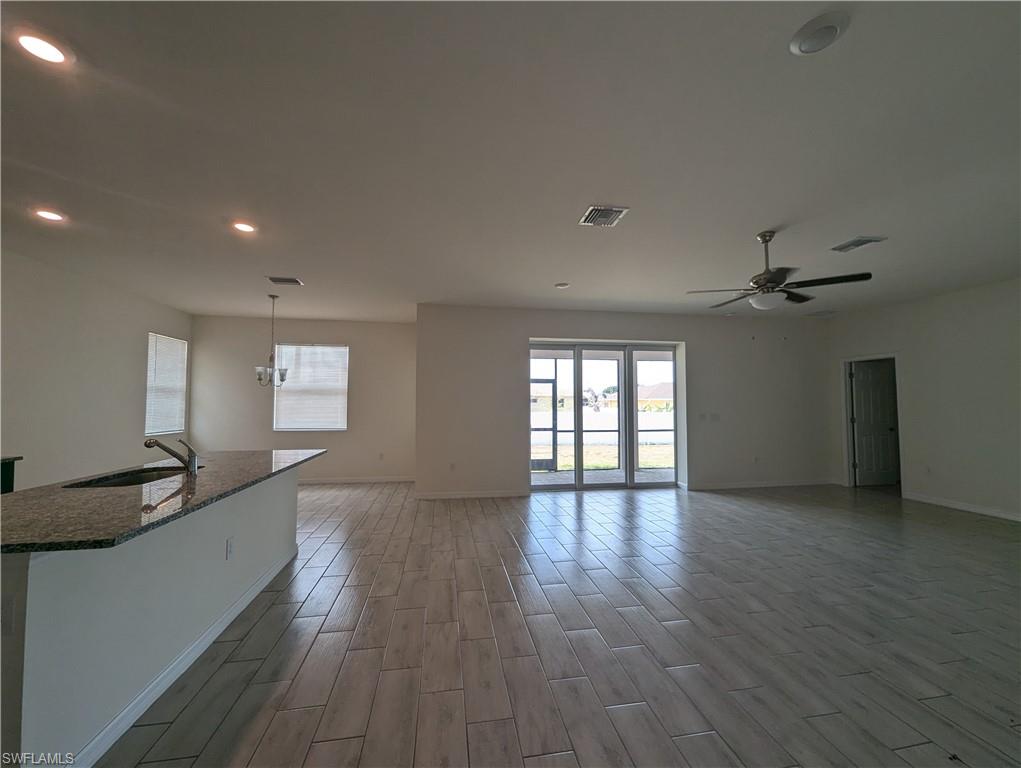 922 Ne 19th St Property Photo 16