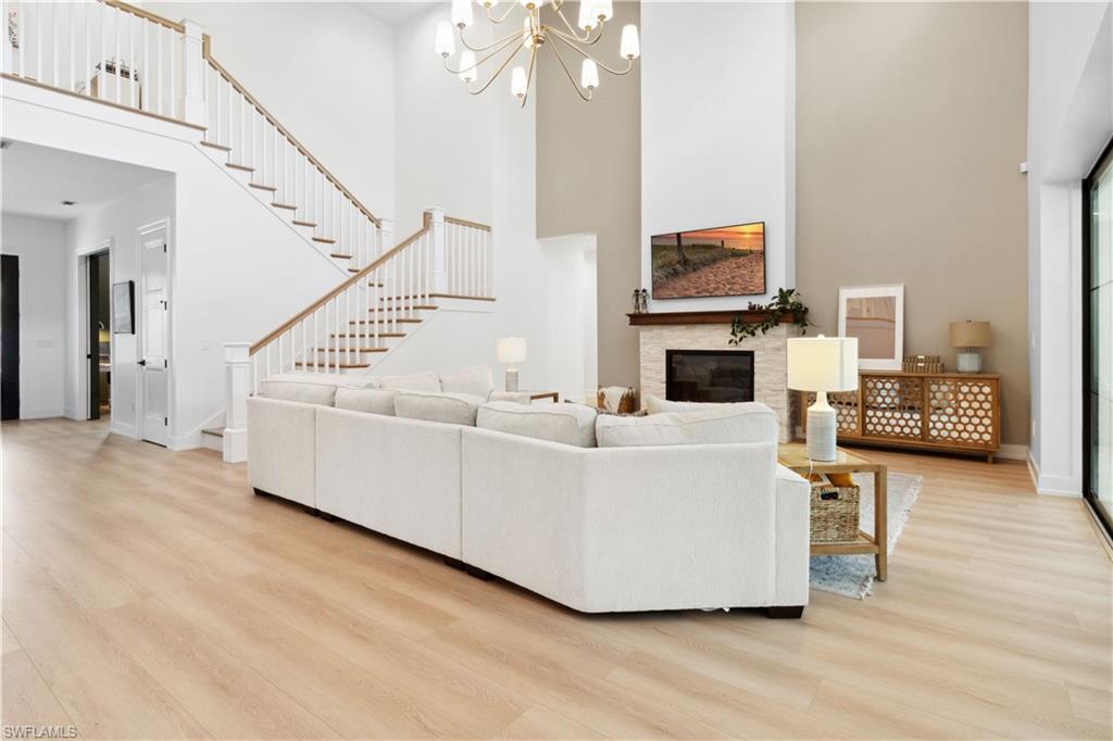 3632 Golden Gate Blvd W Property Photo 8
