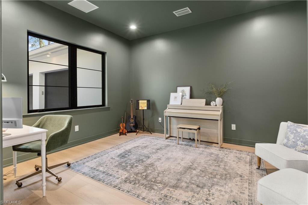 3632 Golden Gate Blvd W Property Photo 13