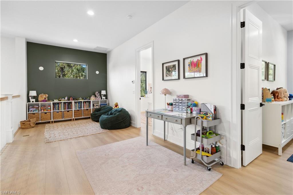 3632 Golden Gate Blvd W Property Photo 32