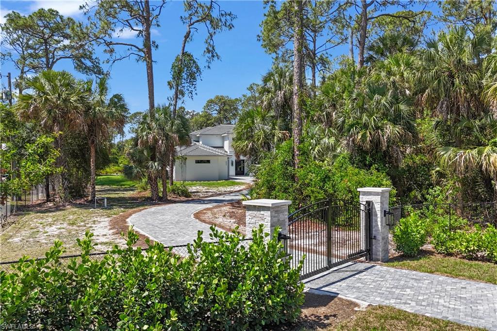 3632 Golden Gate Blvd W Property Photo 42