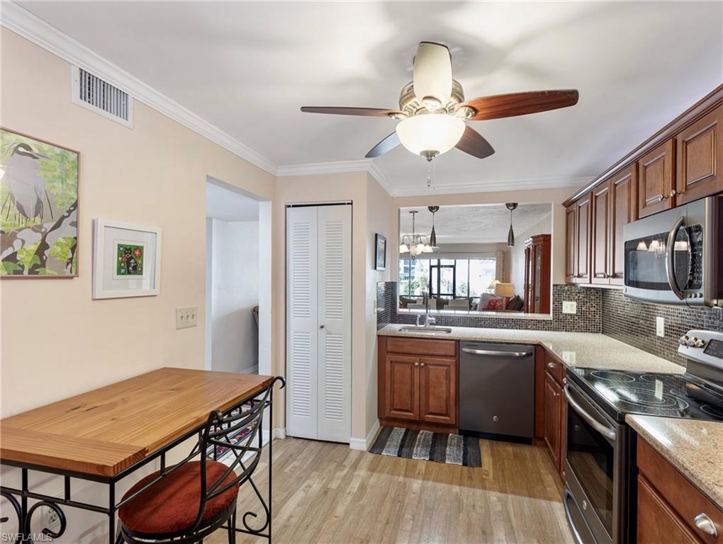 11921 Seabreeze Cove Ln 104 Property Photo 13