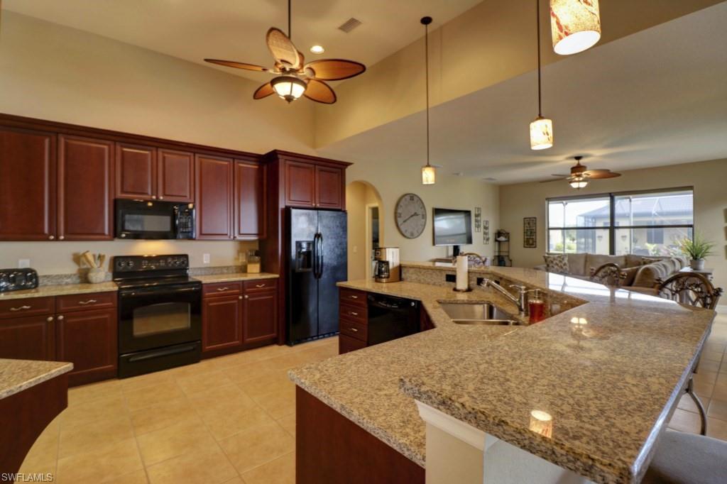 3525 Surfside Blvd Property Photo 4