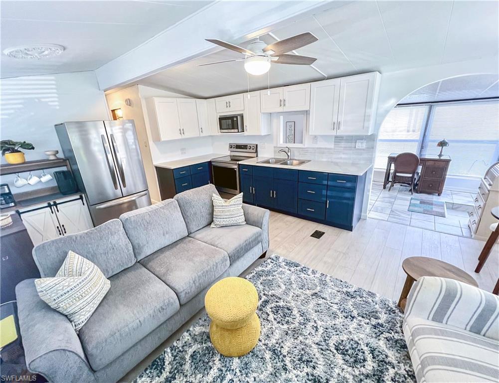 11511 Slipper Shell Dr Property Photo 9