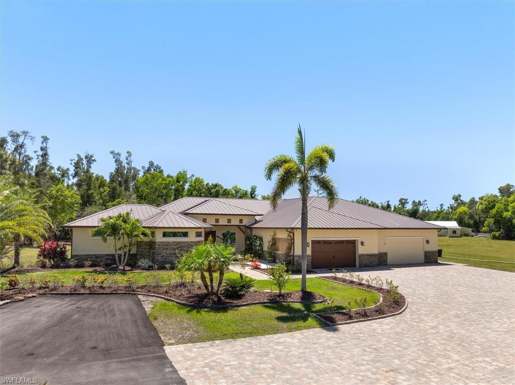 15860 Glendale Ln Property Photo 1