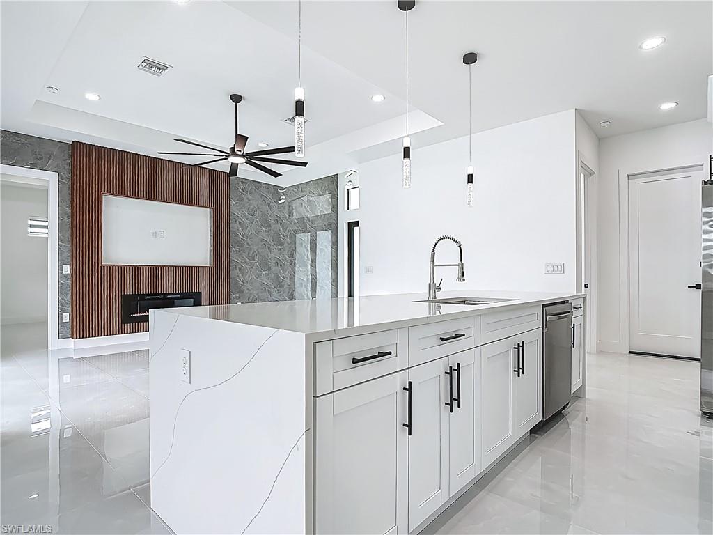 1415 Sw Embers Ter Property Photo 12