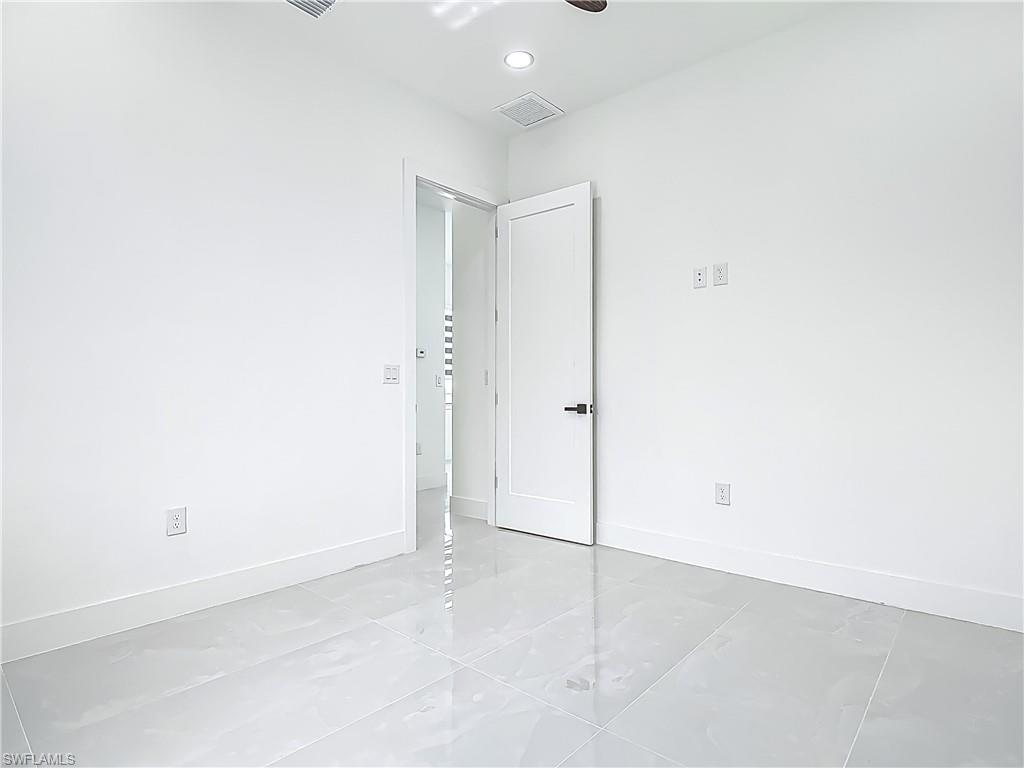 1415 Sw Embers Ter Property Photo 25