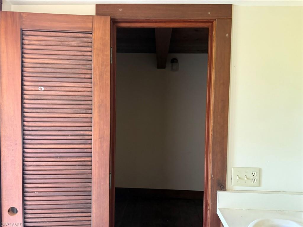 310 Pieces Of Eight Property Photo 24