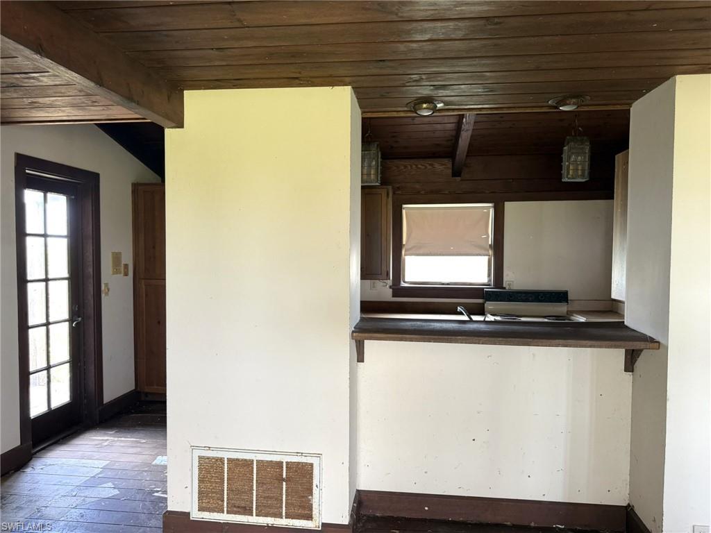 310 Pieces Of Eight Property Photo 44