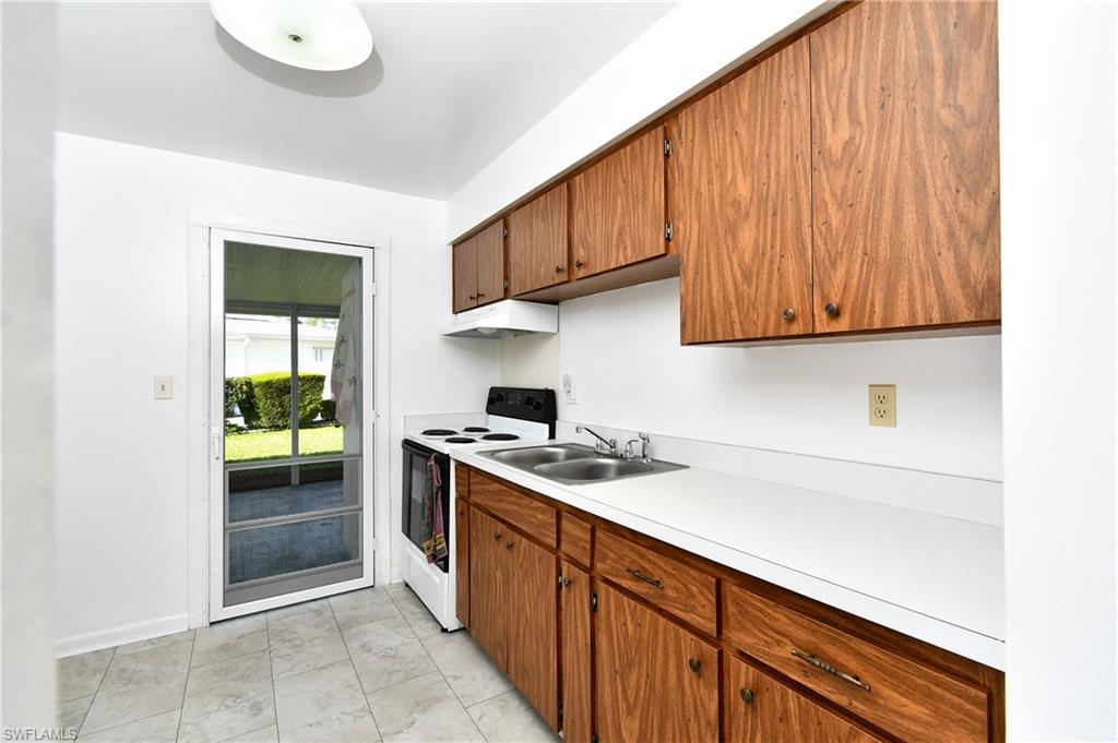 26 Pinewood Blvd Property Photo 3