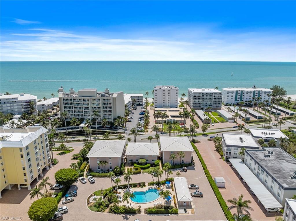 1910 Gulf Shore Blvd N # 204 Property Photo 1