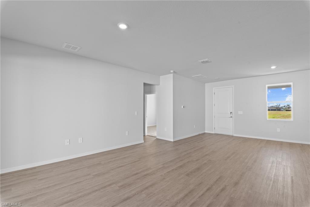 2115 Ne 16th Ter Property Photo 5