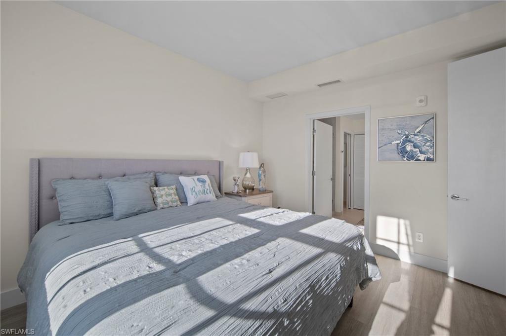 15901 Royal Pointe Ln # 301 Property Photo 12