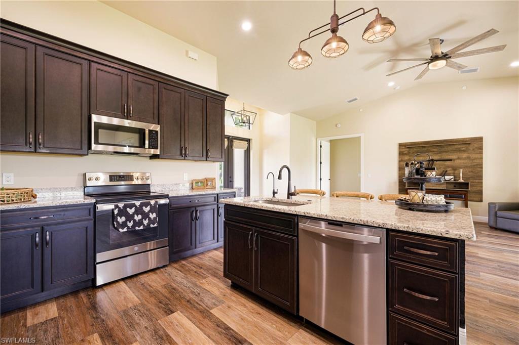 16630 Willow Point Ct Property Photo 10
