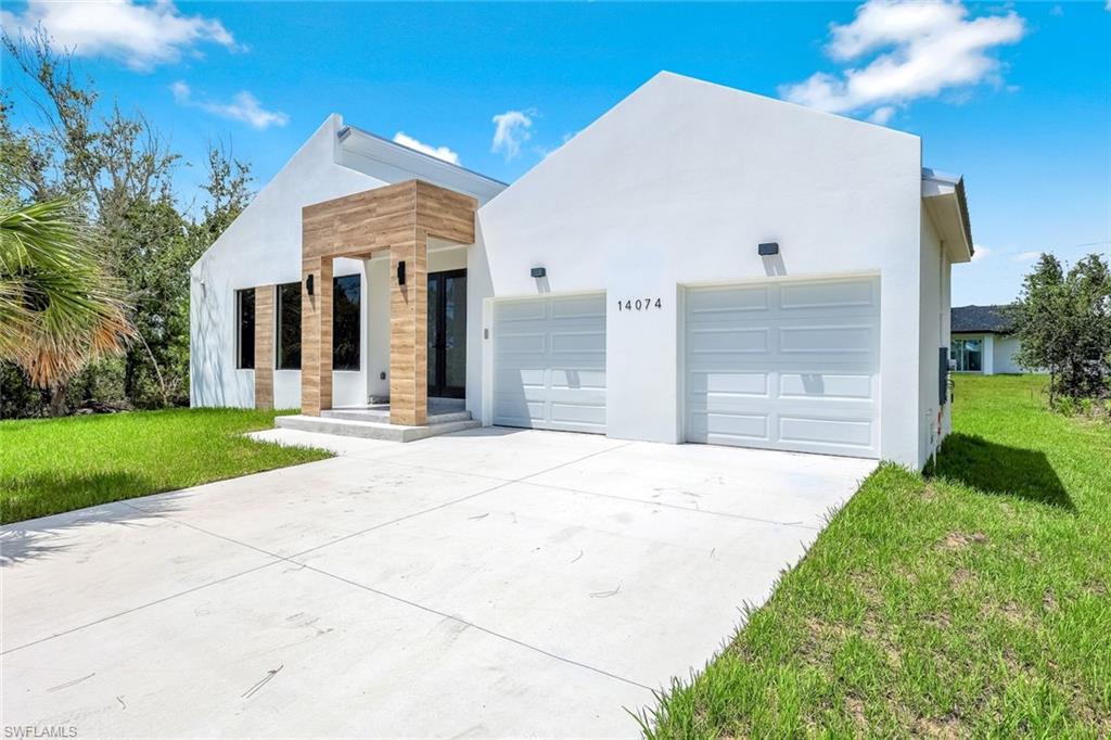 14074 Whittier Ln Property Photo 1