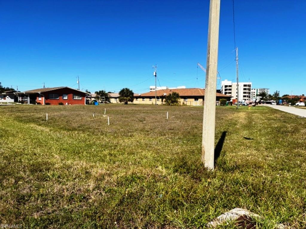 4831 Marine Dr Property Photo 2
