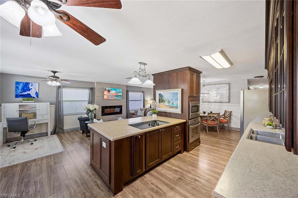 736 94th Ave N Property Photo 13