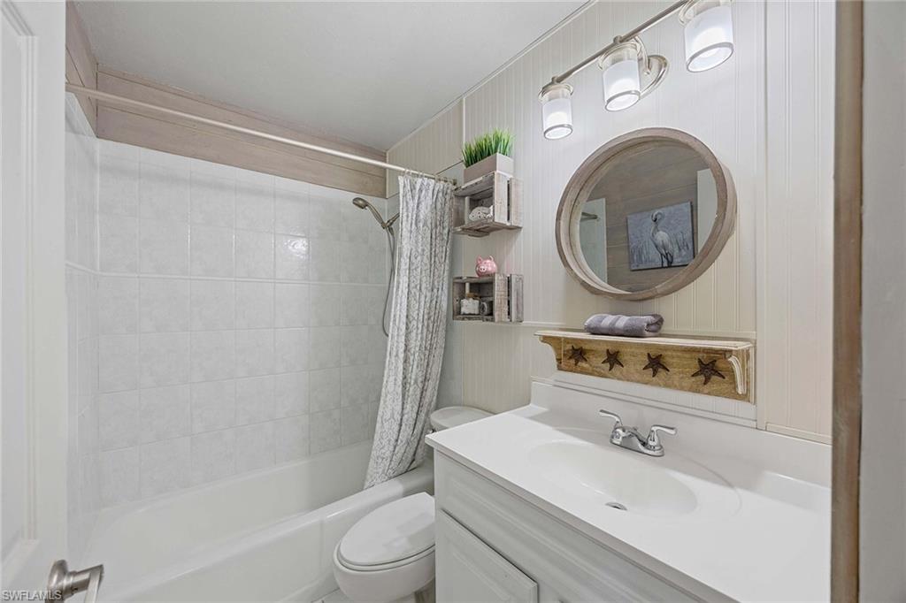 736 94th Ave N Property Photo 17