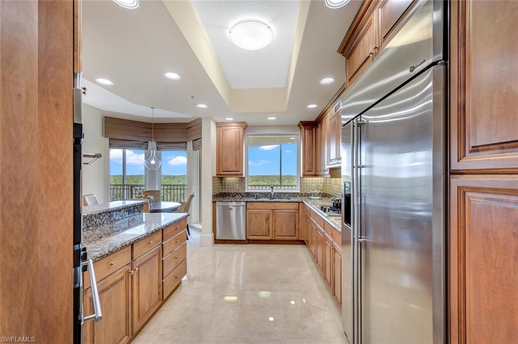 2738 Tiburon Blvd E # B502 Property Photo 11