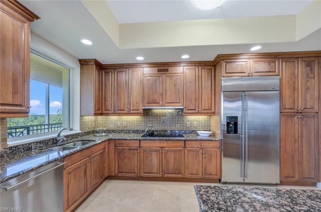 2738 Tiburon Blvd E # B502 Property Photo 12