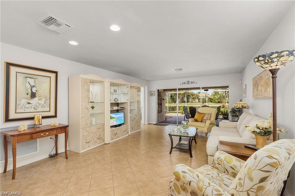 8689 Querce Ct Property Photo 14