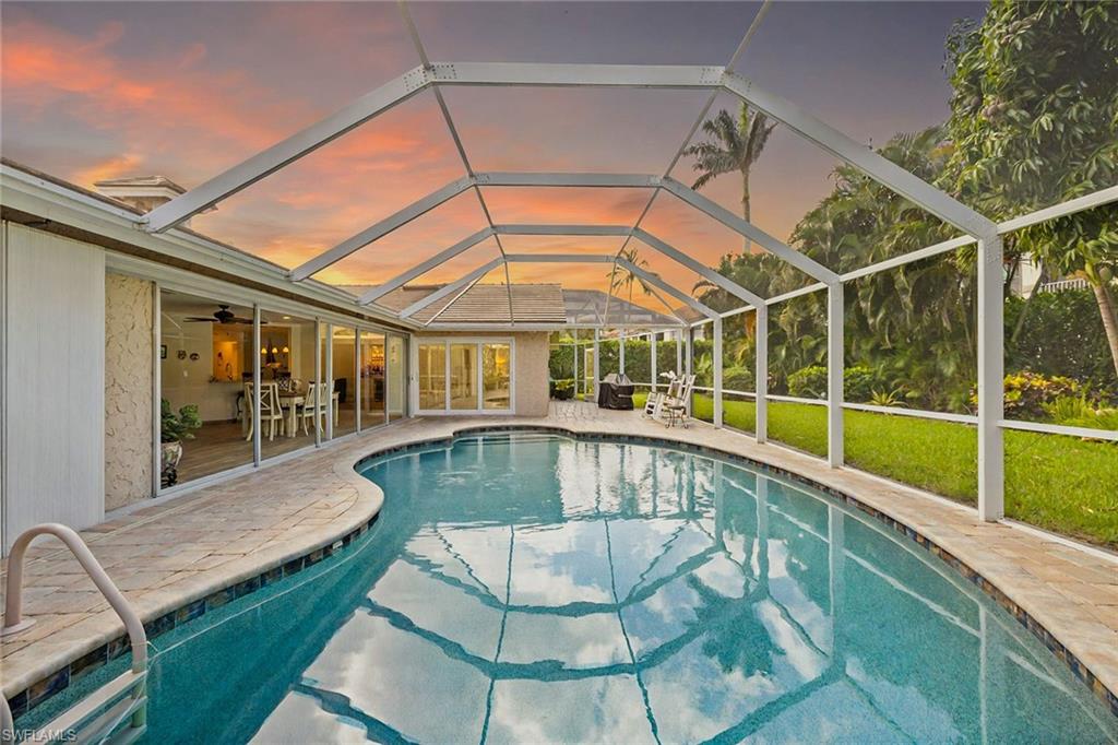 636 Park Shore Dr Property Photo 2