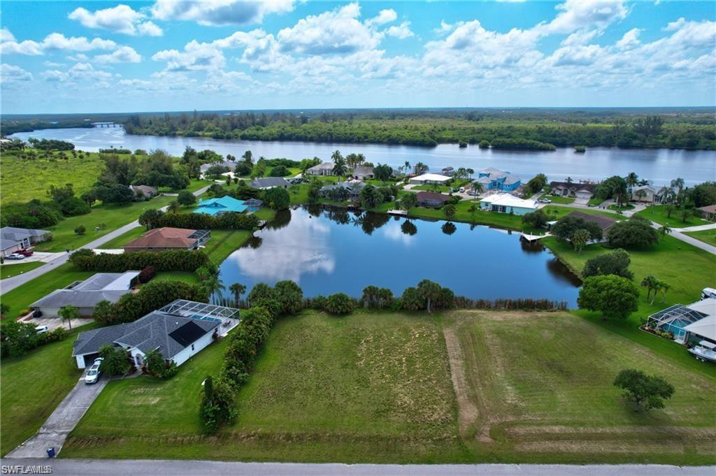 17091 Waters Edge Cir Property Photo 3
