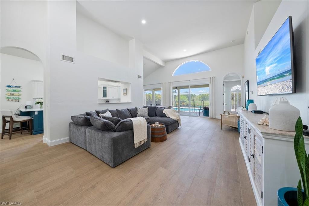 171 Via Napoli Property Photo 3