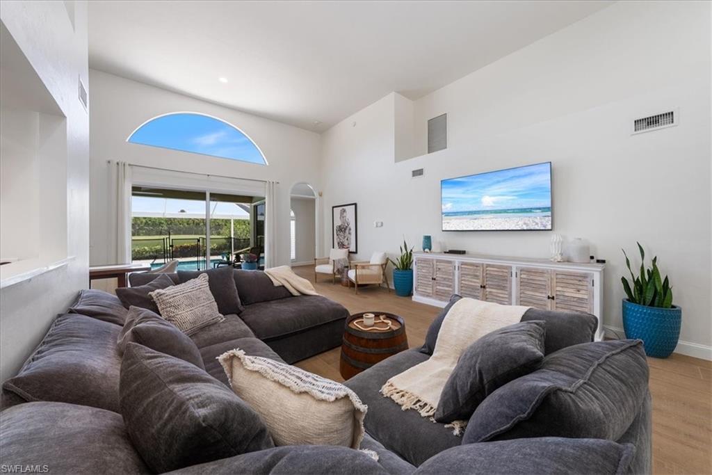 171 Via Napoli Property Photo 8