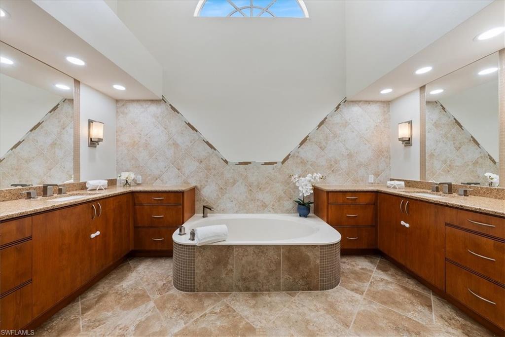 171 Via Napoli Property Photo 19