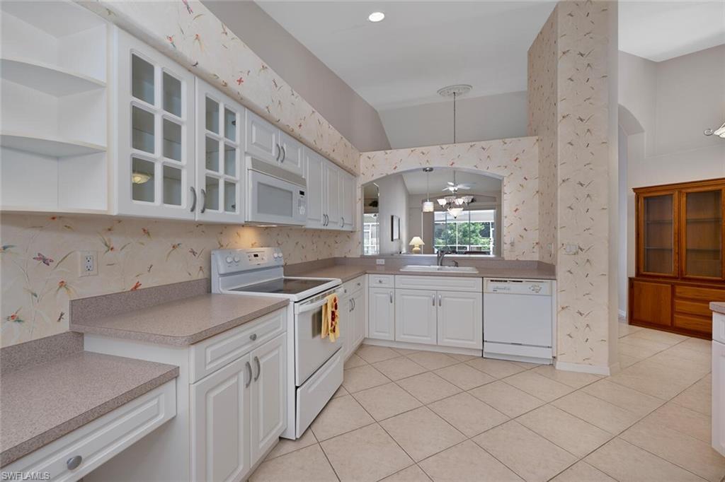 8279 Ibis Cove Cir # A136 Property Photo 4
