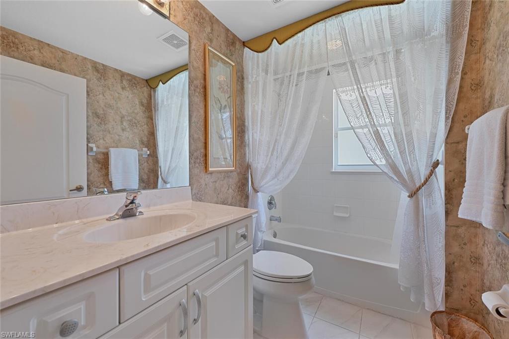 8279 Ibis Cove Cir # A136 Property Photo 10